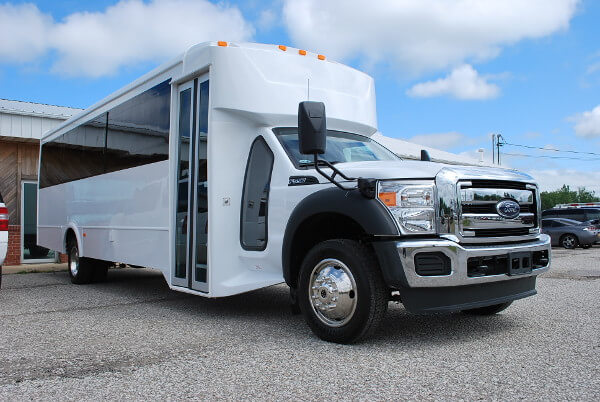 Newport News 18 Passenger Limo Bus